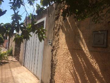 Alugar Casa / Padrão em Ribeirão Preto. apenas R$ 600,00